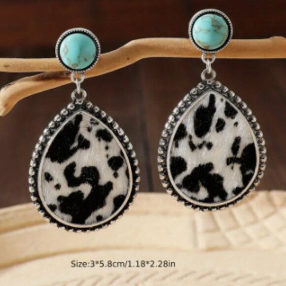 Silver Plated Turquoise Howlite & Cow Print Stud with drop Earring - NEW - Picture 3 of 3